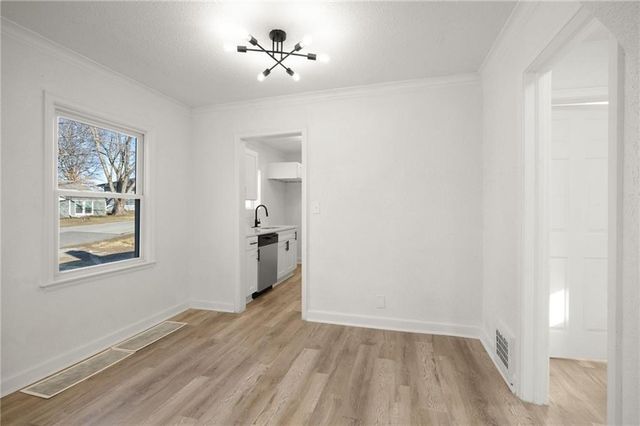 10515 E Lake Drive, Independence, MO 64053