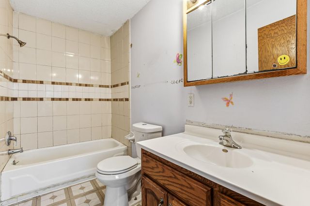 621 White Bear Avenue, Saint Paul, MN 55106