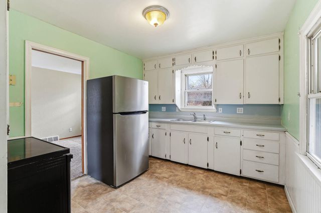 621 White Bear Avenue, Saint Paul, MN 55106