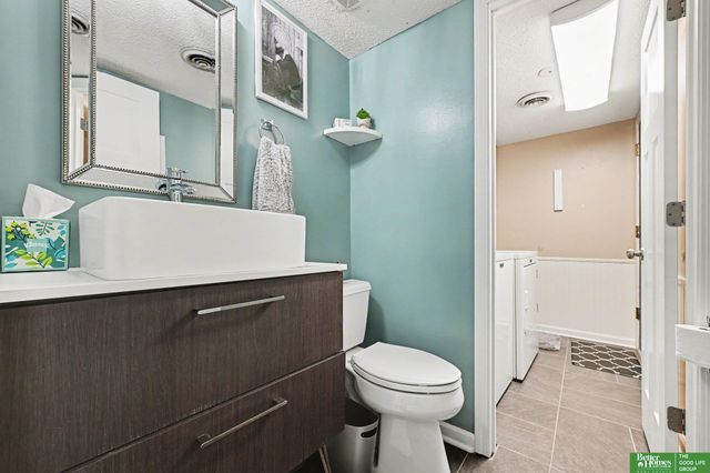 14815 Seward Plaza, Omaha, NE 68154