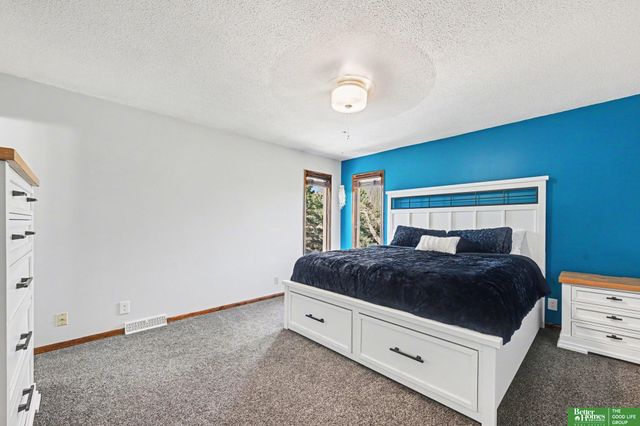 14815 Seward Plaza, Omaha, NE 68154