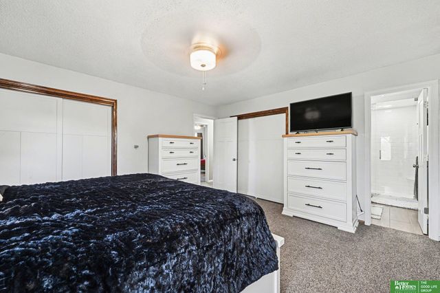 14815 Seward Plaza, Omaha, NE 68154