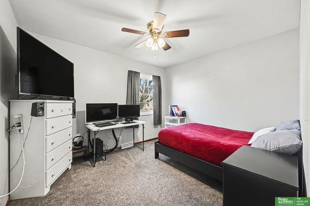 14815 Seward Plaza, Omaha, NE 68154