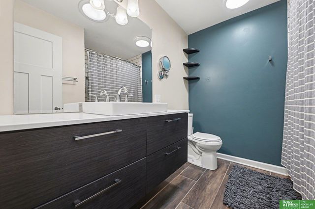 14815 Seward Plaza, Omaha, NE 68154