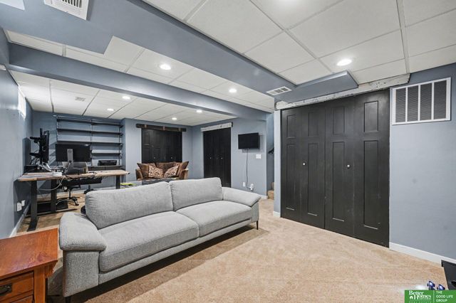 14815 Seward Plaza, Omaha, NE 68154