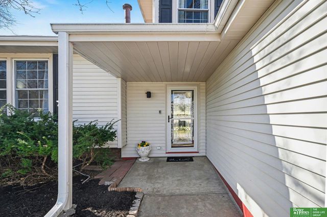 14815 Seward Plaza, Omaha, NE 68154