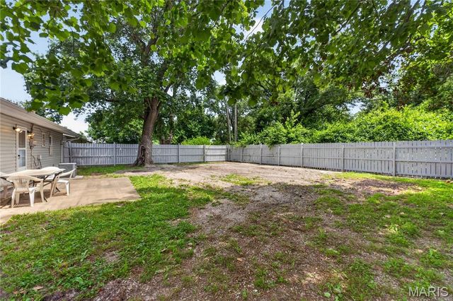 23 Hanover Lane, Cahokia, IL 62206