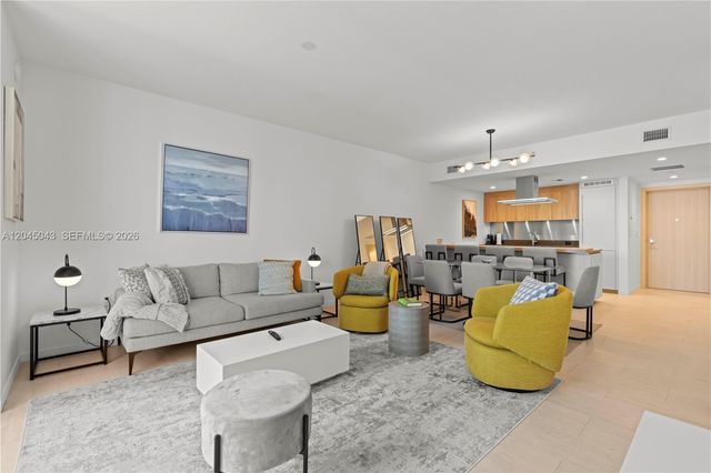 1000 E Brickell Plz 3803, Miami, FL 33131