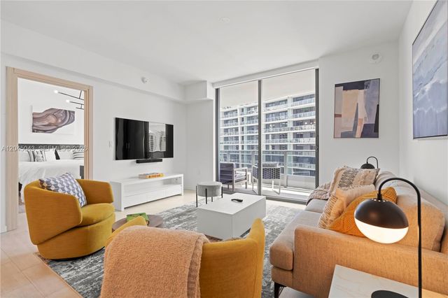 1000 E Brickell Plz 3803, Miami, FL 33131