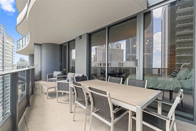 1000 E Brickell Plz 3803, Miami, FL 33131