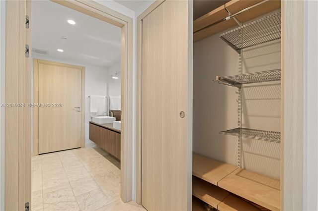 1000 E Brickell Plz 3803, Miami, FL 33131