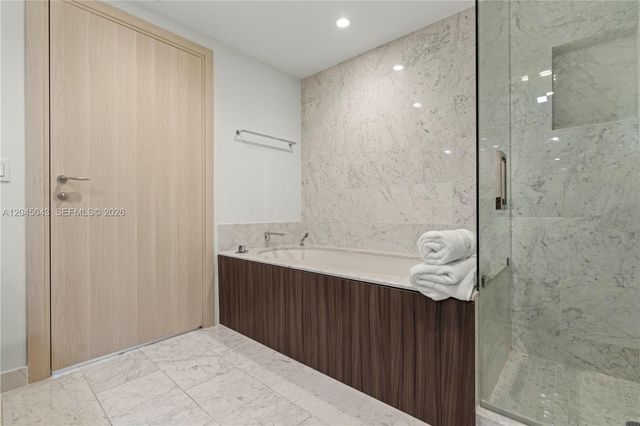 1000 E Brickell Plz 3803, Miami, FL 33131