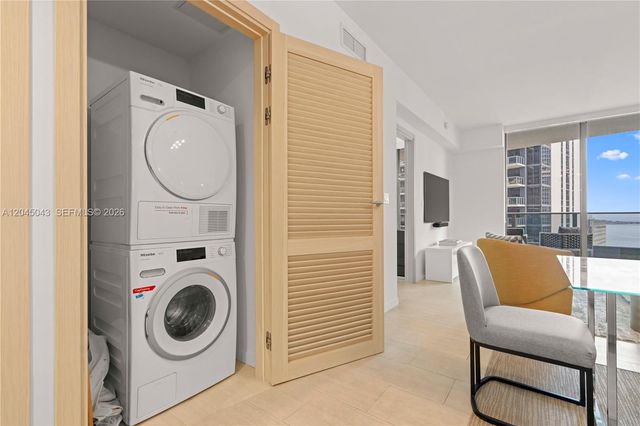 1000 E Brickell Plz 3803, Miami, FL 33131
