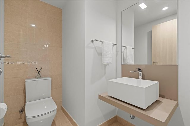 1000 E Brickell Plz 3803, Miami, FL 33131