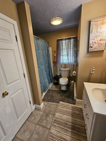 1 Armandale St, Worcester, MA 01603