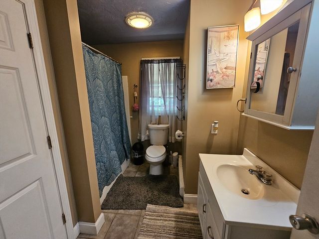 1 Armandale St, Worcester, MA 01603
