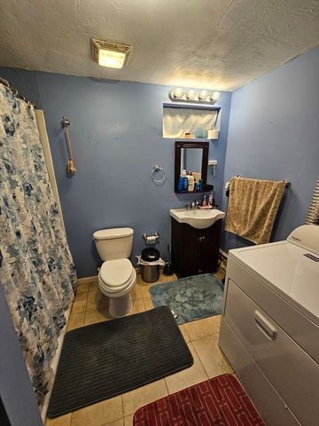 1 Armandale St, Worcester, MA 01603