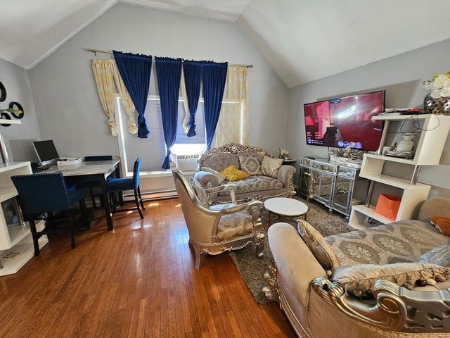 1 Armandale St, Worcester, MA 01603