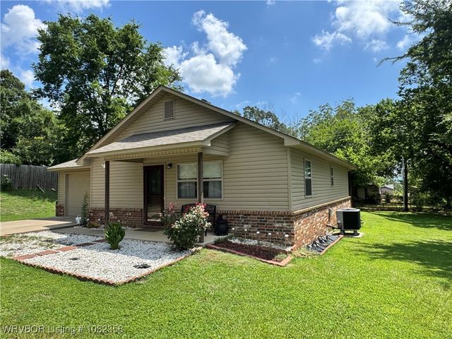 100 Todd Street, Poteau, OK 74953