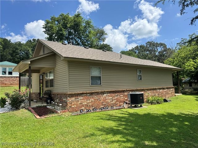 100 Todd Street, Poteau, OK 74953