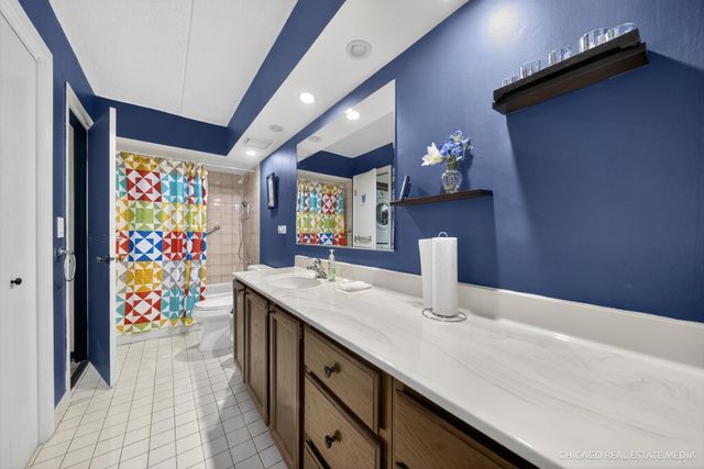 6316 W Montrose Avenue 102, Chicago, IL 60634