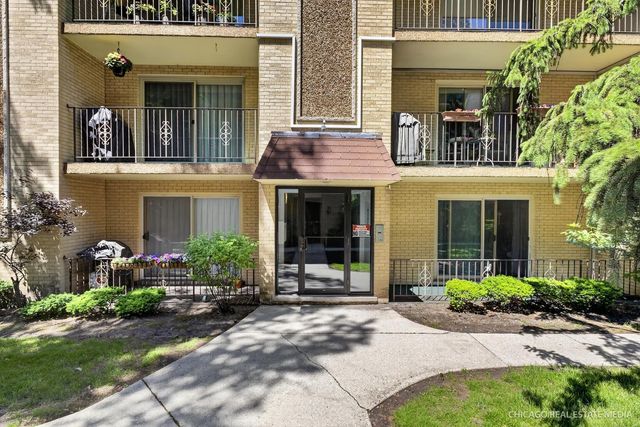 6316 W Montrose Avenue 102, Chicago, IL 60634