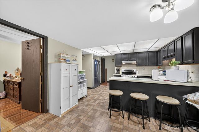 6316 W Montrose Avenue 102, Chicago, IL 60634