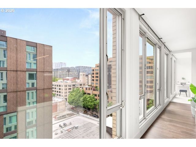 937 Nw GLISAN St 935, Portland, OR 97209