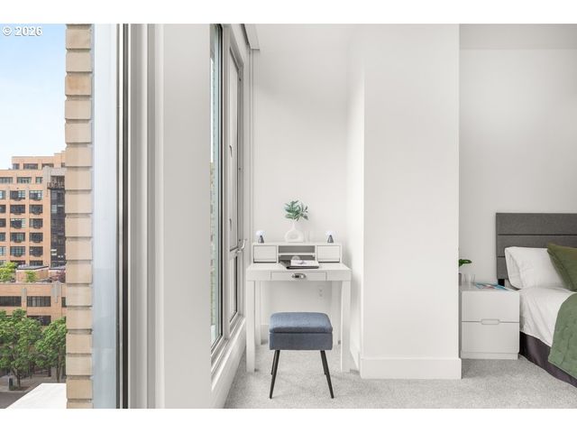 937 Nw GLISAN St 935, Portland, OR 97209