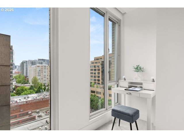 937 Nw GLISAN St 935, Portland, OR 97209