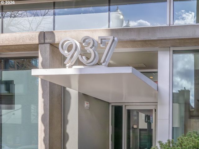 937 Nw GLISAN St 935, Portland, OR 97209