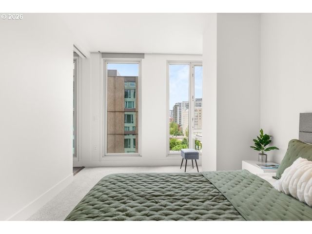 937 Nw GLISAN St 935, Portland, OR 97209
