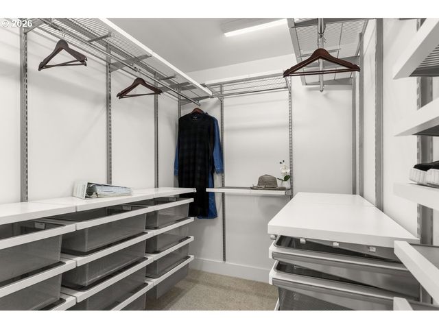 937 Nw GLISAN St 935, Portland, OR 97209