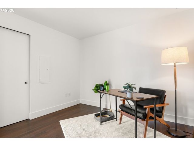 937 Nw GLISAN St 935, Portland, OR 97209