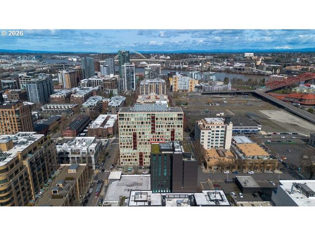 937 Nw GLISAN St 935, Portland, OR 97209