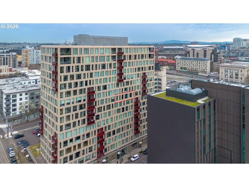 937 Nw GLISAN St 935, Portland, OR 97209
