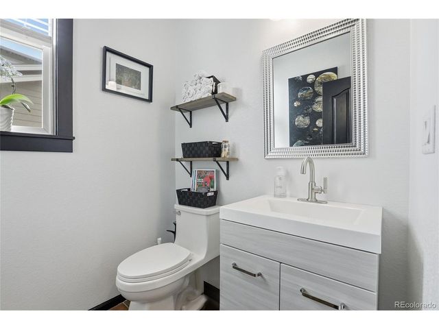 10059 Southlawn Cir, Commerce City, CO 80022