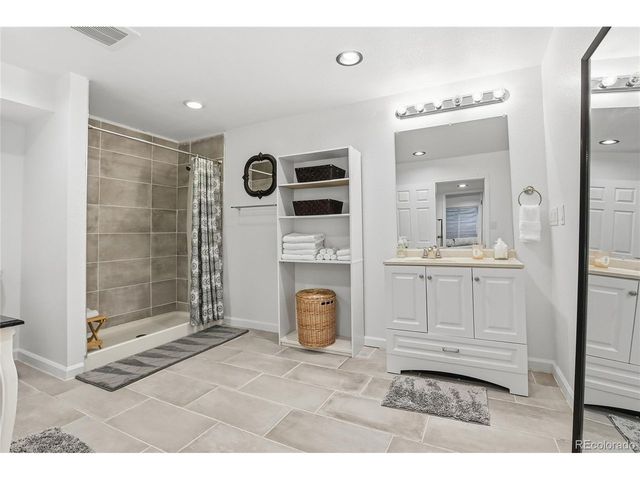 10059 Southlawn Cir, Commerce City, CO 80022