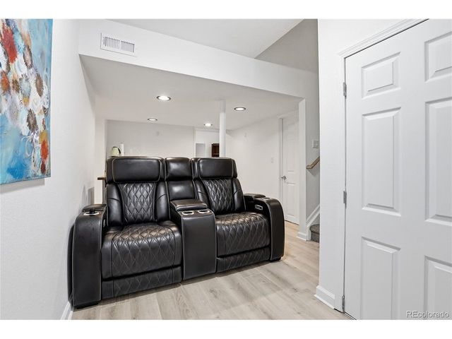 10059 Southlawn Cir, Commerce City, CO 80022