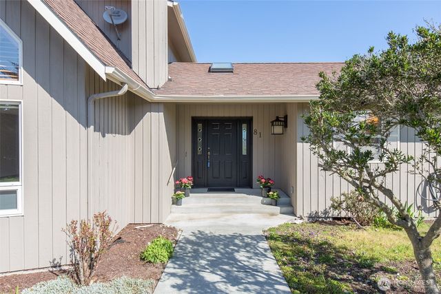 81 Bon Jon View Way, Sequim, WA 98382