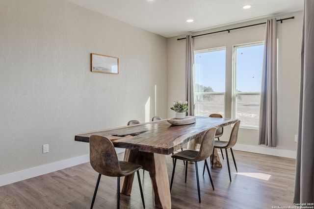 732 lake valley, La Vernia, TX 78121