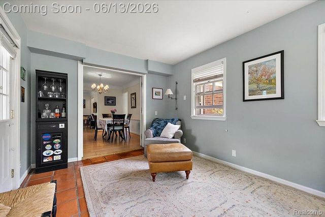 2260 W Lincoln Street, Birmingham, MI 48009
