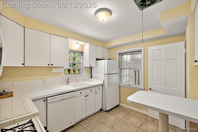 2260 W Lincoln Street, Birmingham, MI 48009