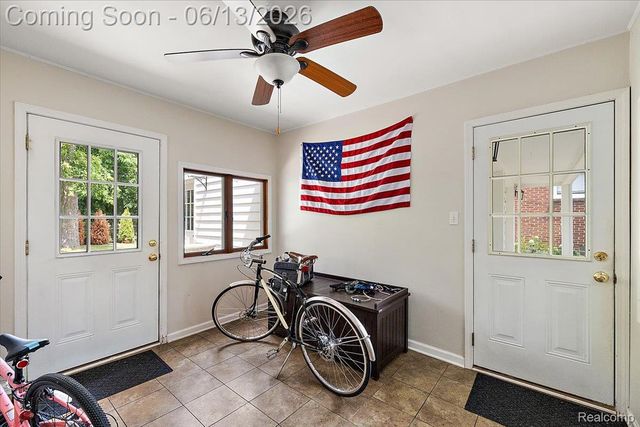 2260 W Lincoln Street, Birmingham, MI 48009
