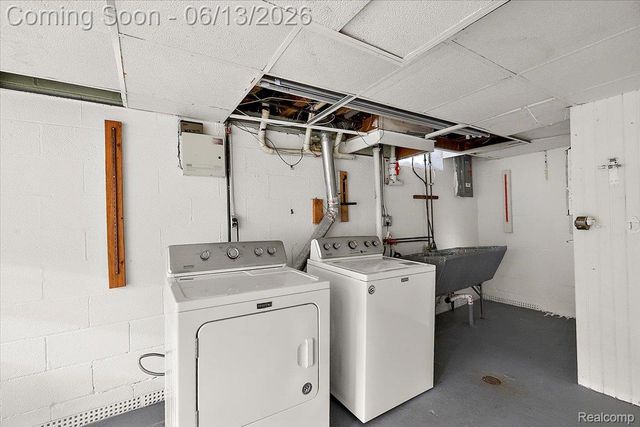 2260 W Lincoln Street, Birmingham, MI 48009