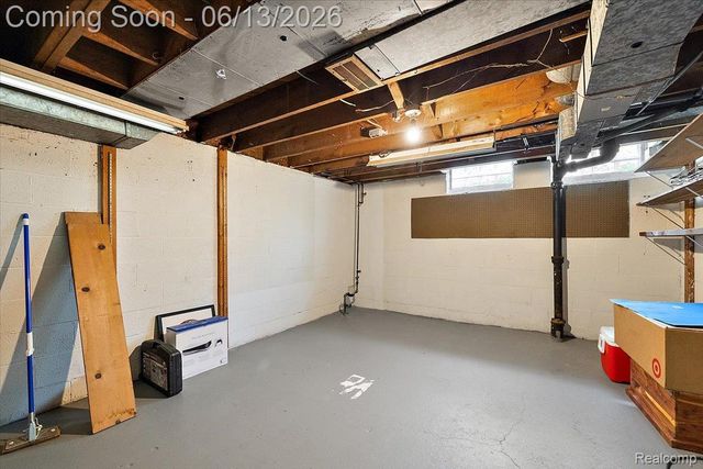 2260 W Lincoln Street, Birmingham, MI 48009