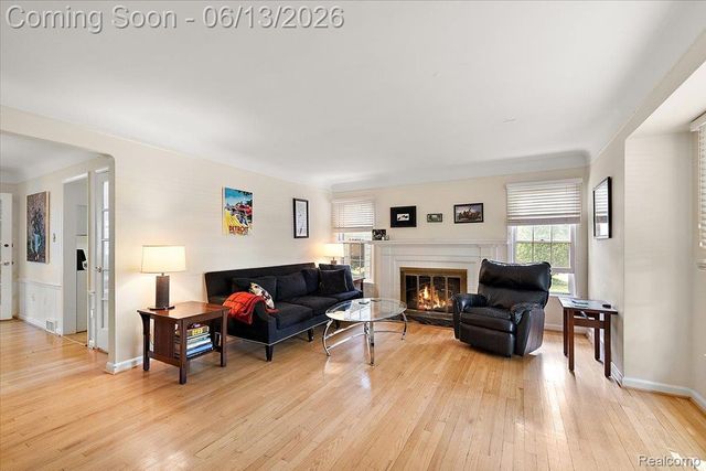 2260 W Lincoln Street, Birmingham, MI 48009