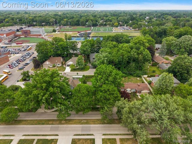 2260 W Lincoln Street, Birmingham, MI 48009
