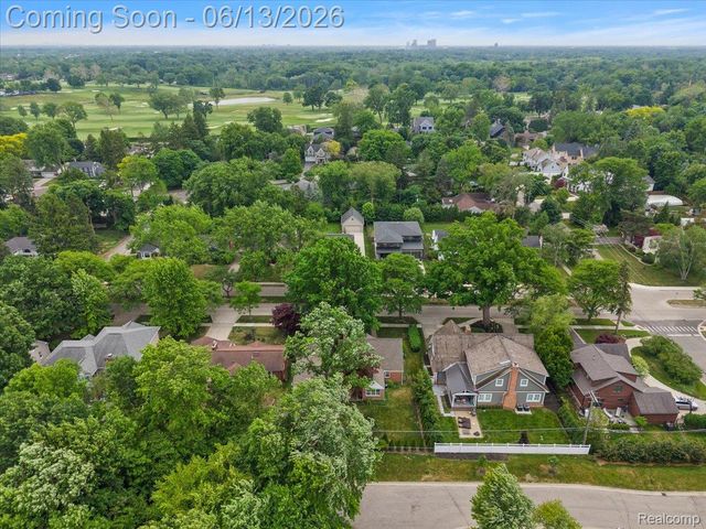 2260 W Lincoln Street, Birmingham, MI 48009