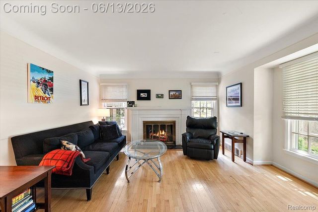 2260 W Lincoln Street, Birmingham, MI 48009